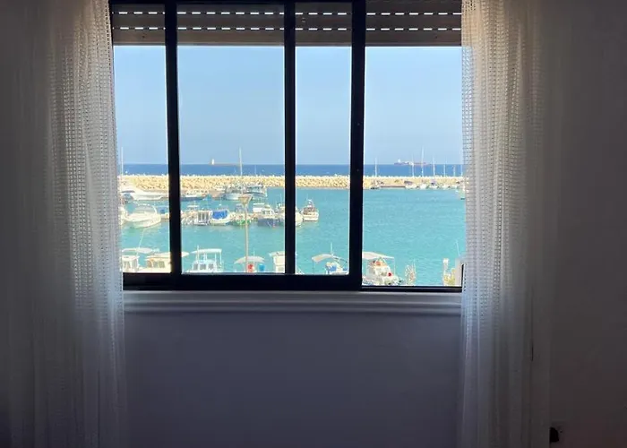 Beachfront Retreat! Lägenhet