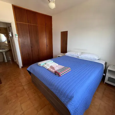 Beachfront Retreat! * Zygi