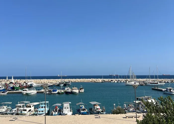 Beachfront Retreat! * Zygi